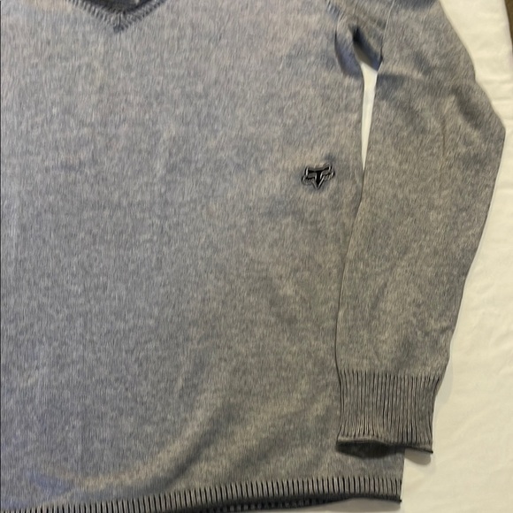 Fox Gray V-Neck Sweater Classic Knit Design - Picture 5 of 10